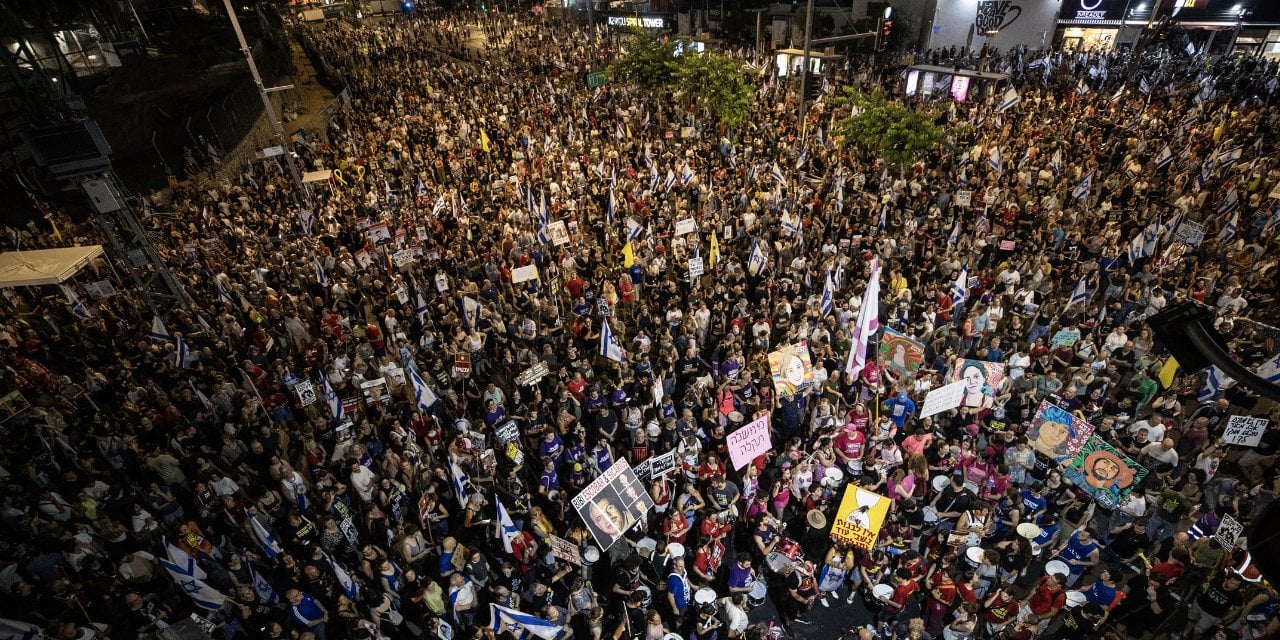 Tel Aviv’de binlerce kişi erken seçim talebiyle sokağa çıktı!